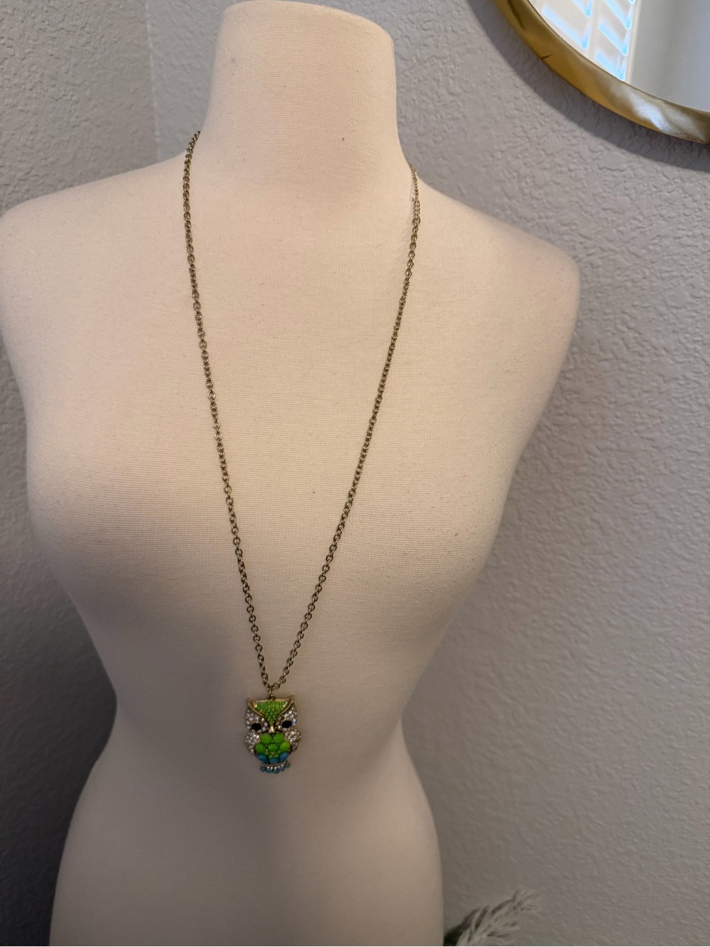 Vintage Green Owl Pendant Necklace with Gold-Tone Chain